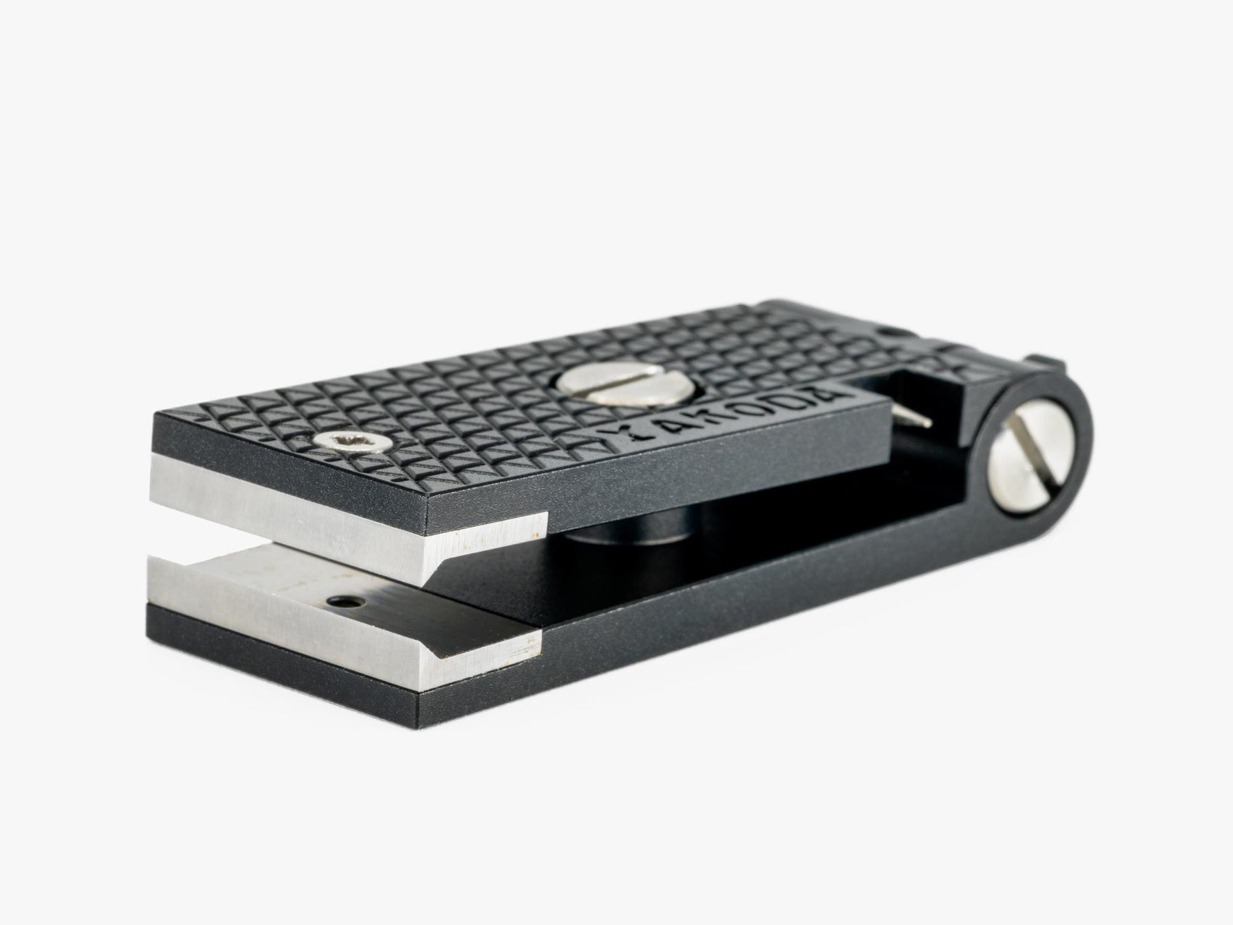 New Yakoda Nippers (Pre-order) + Free Lanyard